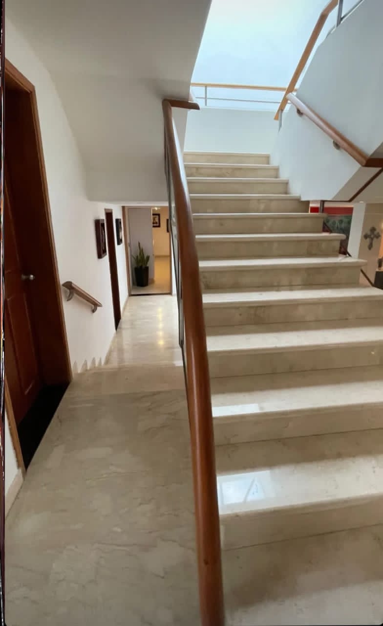 Urb. Monterreal Zona exclusiva del Este
